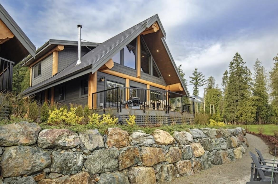 Twin Elks log cabin